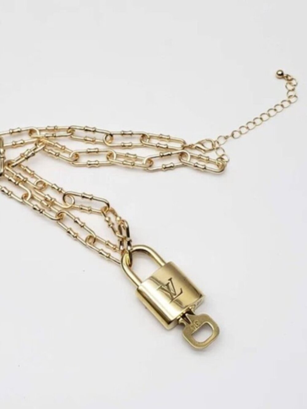 Gold-Plated Necklace with Authentic Louis Vuitton Padlock - Picture 6 of 11